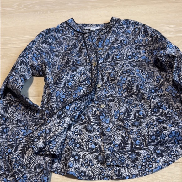 Evereve Blue Buttoned Mandarin Collar Blouse - Picture 4 of 9